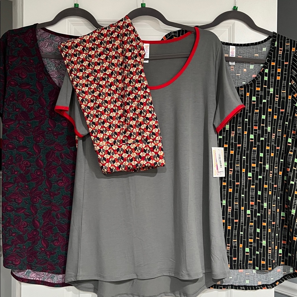 Large LuLaRoe Classic T & TC 1.0 legging boxer(1 outfit and 2 bonus shirts) -NWT